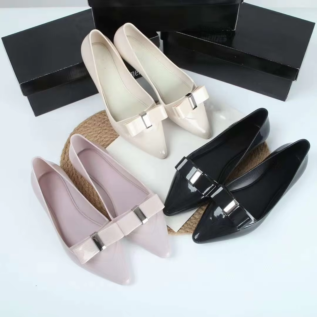 On Sale Same Style Brand Jelly Shoes Women Sweet Pointy Square Buckle Bow Single Shoes Girl Summer PVC Flat Beach Sandals SM112